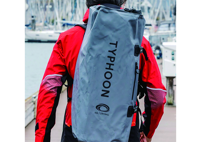 TYPHOON OSEA ドライダッフルバッグ