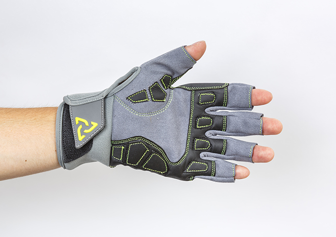 Typhoon／グローブ PERFORMANCE ハーフフィンガー